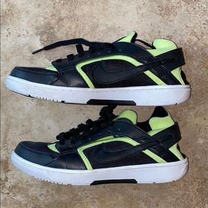 Nike women’s huarache tennis shoes